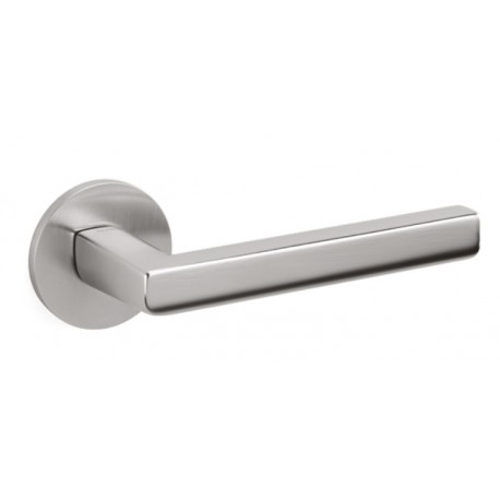 Klamka OKAY BASSE SuperFinish stal nierdzewna OLIVARI